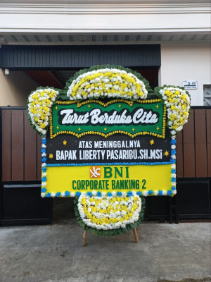 Papan Bunga Duka di Pengantungan