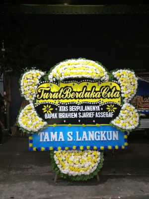 Papan Bunga Duka di Pengantungan