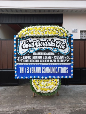 Papan Bunga Duka di Pengantungan